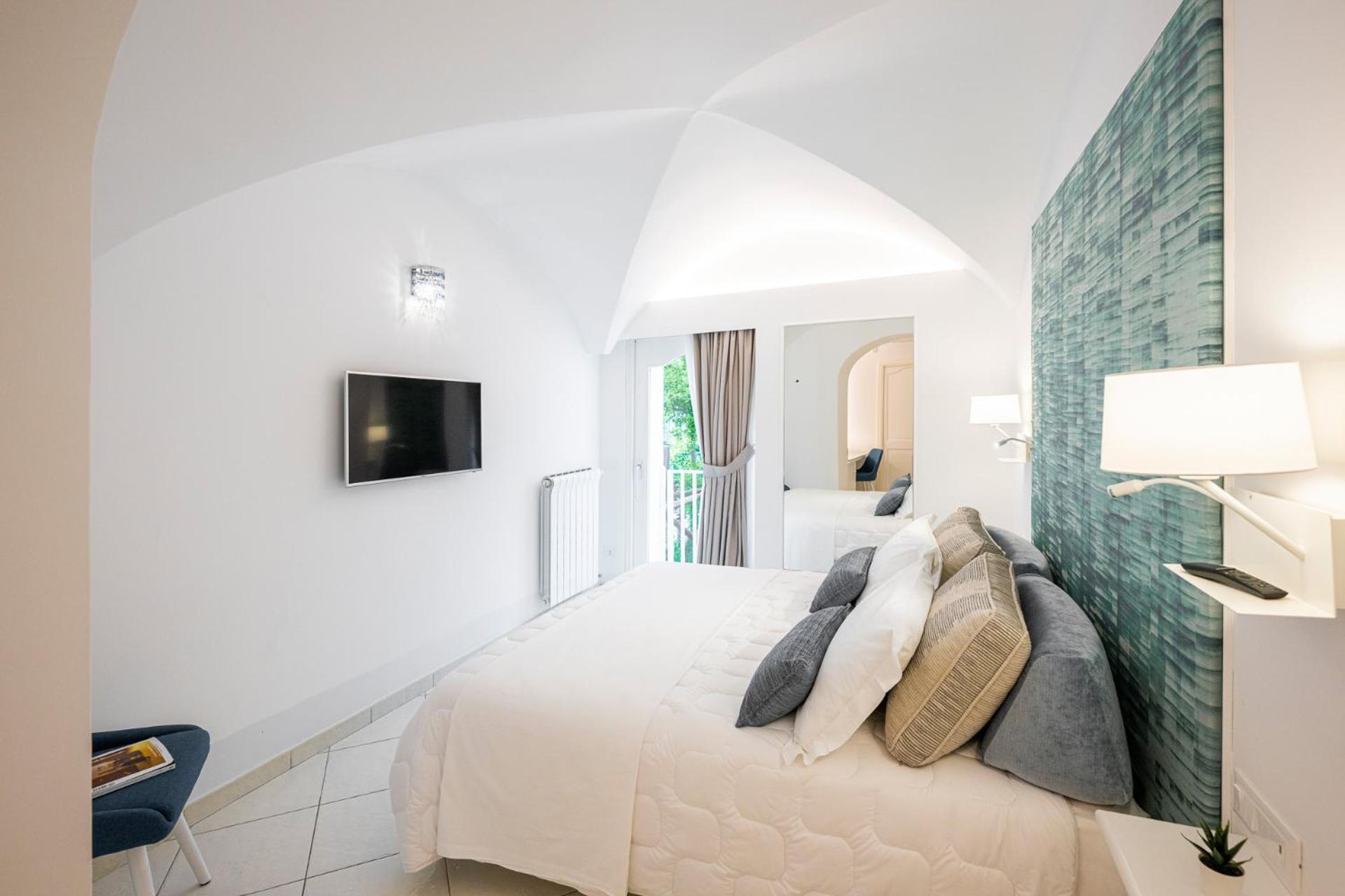 La Divina Amalfi Coast Bed & Breakfast Praiano Bagian luar foto