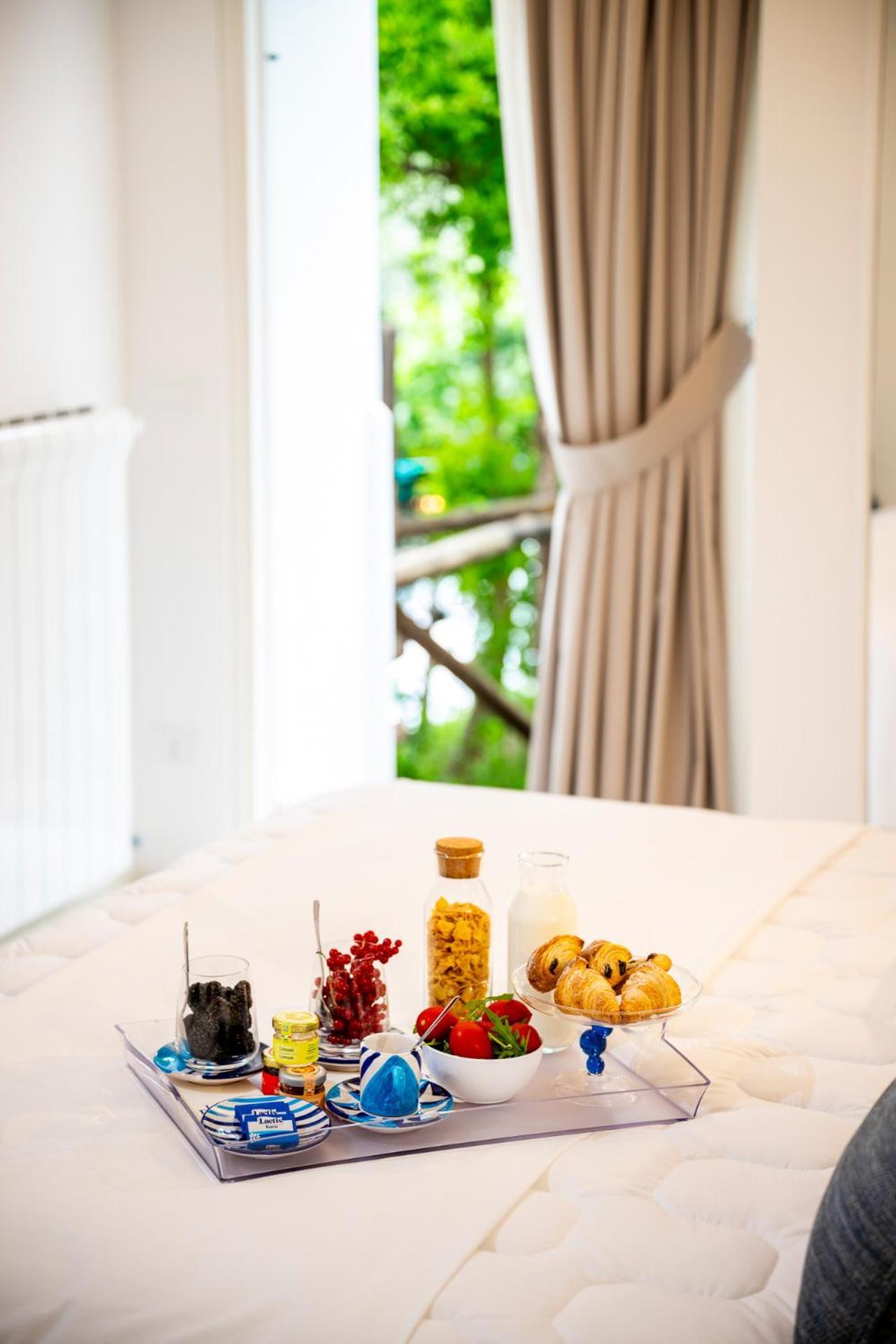 La Divina Amalfi Coast Bed & Breakfast Praiano Bagian luar foto